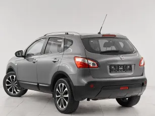 Nissan  4