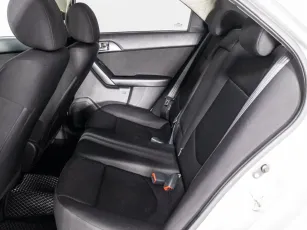 Kia  10