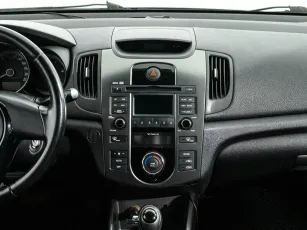 Kia  8