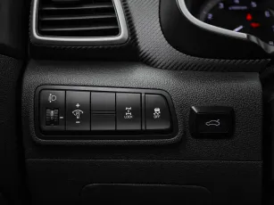 Hyundai  11
