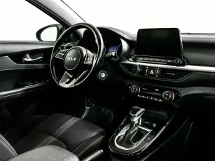 Kia  8