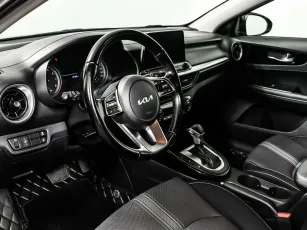 Kia  9