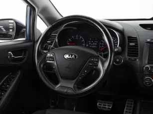 Kia  10