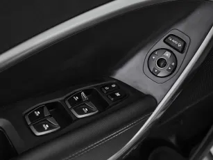 Hyundai  11