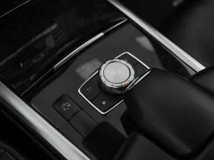 Mercedes-Benz  16