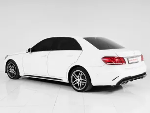 Mercedes-Benz  4