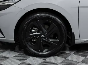 Hyundai  9
