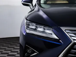 Lexus  8