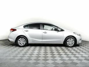 Kia  4