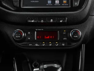 Kia  16