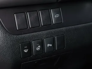 Toyota  16