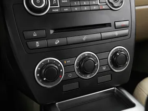Land Rover  16