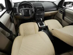 Land Rover  7