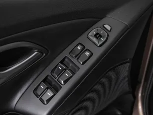Hyundai  12