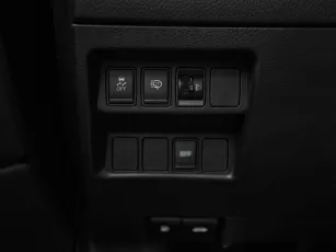 Nissan  11