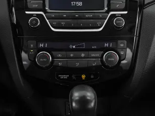 Nissan  15