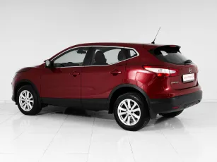 Nissan  4