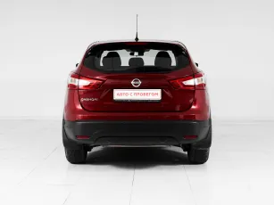 Nissan  5