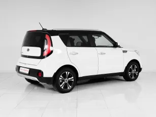 Kia  4