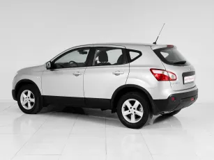 Nissan  6