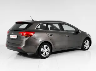 Kia  6