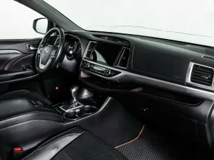 Toyota  8
