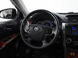 Toyota  17