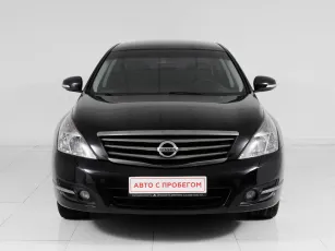 Nissan  2