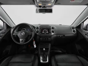 Volkswagen  8