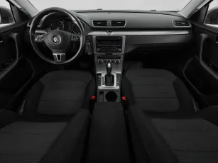 Volkswagen  8
