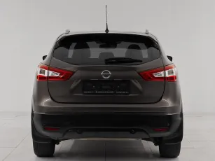 Nissan  5