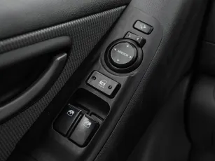 Hyundai  12