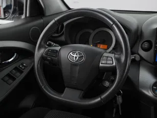 Toyota  10