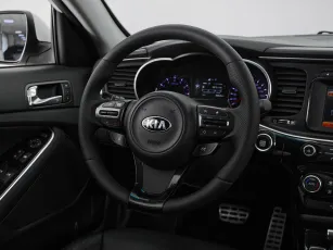 Kia  10