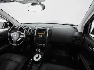 Nissan  10