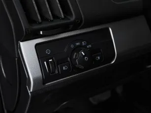 Land Rover  11