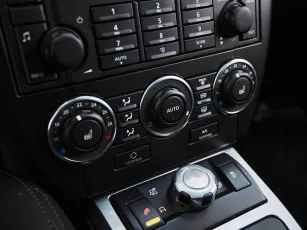 Land Rover  13