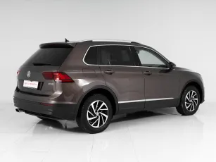 Volkswagen  5