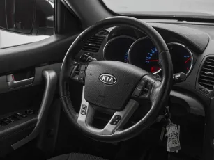 Kia  10