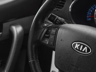 Kia  11
