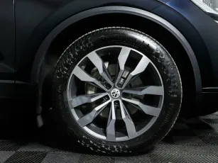 Volkswagen  8