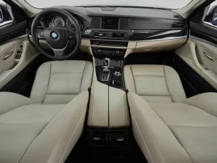 BMW  8