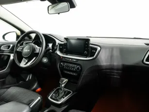 Kia  10