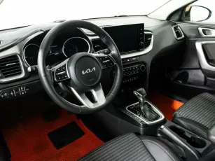 Kia  12