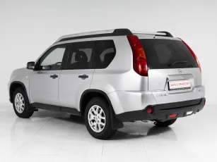 Nissan  4