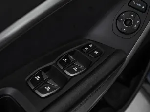 Hyundai  12