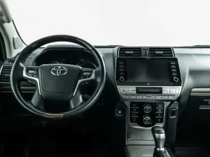 Toyota  8
