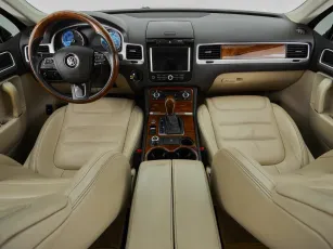 Volkswagen  8