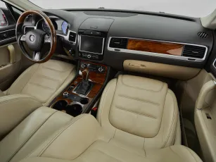 Volkswagen  9