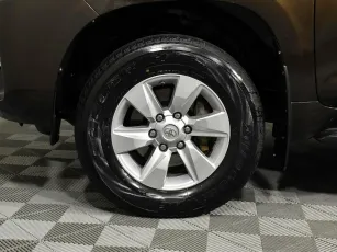 Toyota  9